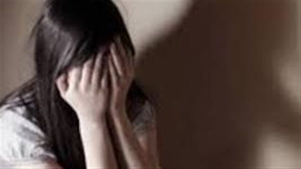 مفاجأة كبرى.. اتهامات جديدة لـ مغني شهير بالتحرش بالقاصرات | شاهد