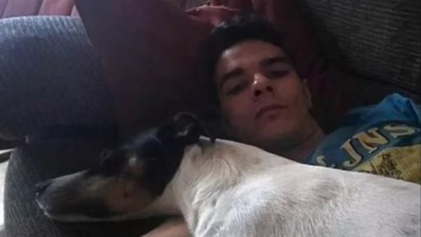 آكل لحوم بشر يمزق أمه لألف قطعة ويلتهمها مع كلبه | تفاصيل صادمة