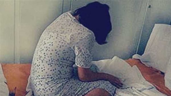  الزوجة هربت بجلدها والعشيق ملفوف بملاية.. الزوج المخدوع: لقيت مراتي في حضن ابن عمي