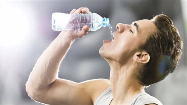 وظيفة الأحلام.. احصل على 15 ألف دولار مقابل شرب الماء 8 أسابيع!