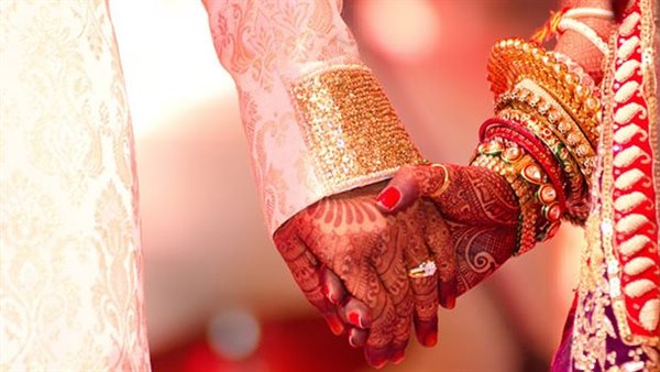 بسبب نظارة العريس.. الجوازة باظت وعروس تلغي حفل زفافها 