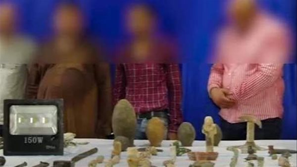تصل لـ 200 قطعة أثرية.. مفاجآت مثيرة في قضية علاء حسانين نائب الجن والعفاريت