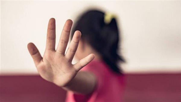 بابا اتحرش بيا.. تفاصيل صادمة في معاناة مراهقة مع والديها