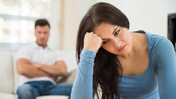 بيتعامل معايا زي صحابه..الإفتاء توضح حكم إهمال الزوج لأنوثة زوجته
