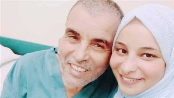 زمزم تتبرع لوالدها بجزء من كبدها.. قصة مؤثرة للبنت البارة بالأب في مستشفى المنصورة