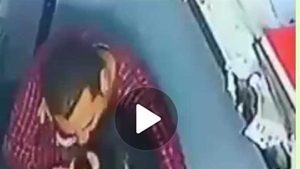 خفت أقول لأمي.. مفاجآت صادمة في التحرش بفتاة أوسيم بعد القبض على والدتها | شاهد