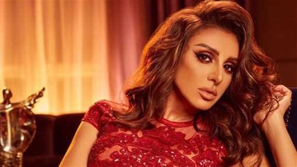 كل يوم بحال.. أنغام تصف الرجال بـ«المجانين» | شاهد