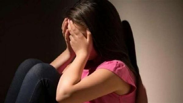 قبلها عنوة ولامس اجزاء حساسة.. مصير متحرش بطفلة داخل مكتبه فى الجيزة