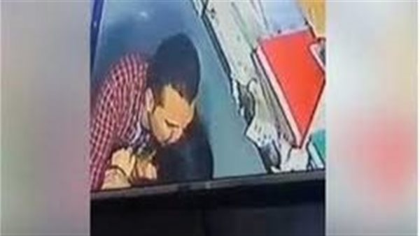 كنت بنتقم منه.. أقوال صادمة لصديق المتهم بالتحرش بطفلة داخل مكتبة بأوسيم