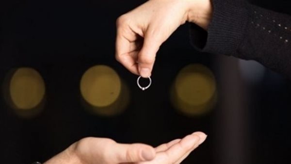 عايزني أبطل تدخين.. مش هتصدق حكاية أغرب طلب طلاق 