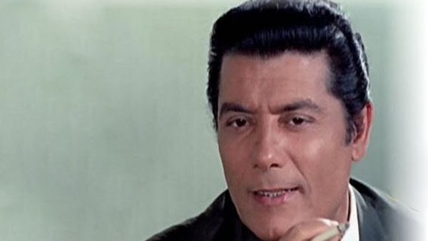 تمنى صفع والدها.. قصة شكرى سرحان وبنت الوجيه الأمثل على شاطئ بورسعيد