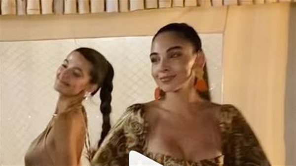 في حفل زفاف عمرو سلامة..وصلة رقص بين سلمى أبو ضيف وهدى المفتي | شاهد