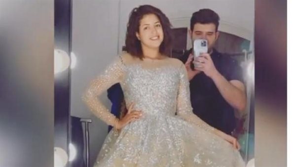 بالفستان الأبيض.. تعليق مثير من الفنانة مني فاروق على زواجها قريبا | شاهد 