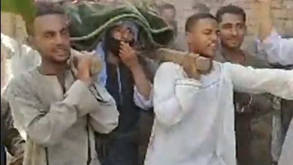 ست مبروكة وطيبة.. تغير ملامح سيدة بعد وفاتها يثير الجدل | شاهد 