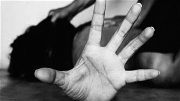 طعنها عارية.. اعترافات مثيرة لقاتل زوجته لعثوره على صور فاضحة بهاتفها