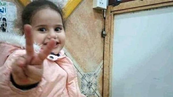 لن تصدق السبب.. رجل يقتل زوجته وابنته بقنبلة في تواجد الشرطة 