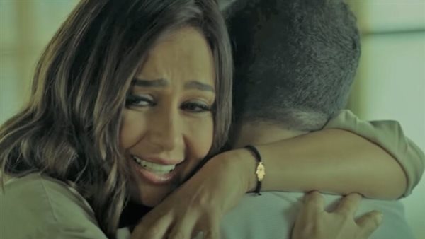 أحضان بالجملة ومايرضيش ربنا.. 5 أسباب دفعت حلا شيحة للهجوم تامر حسني | شاهد