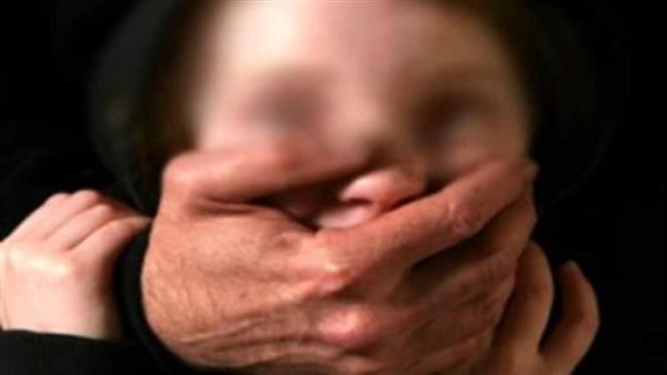 شك في سلوكها وعلاقه غير شرعية بشخص آخر.. تفاصيل مثيرة في قتل سائق لزوجته