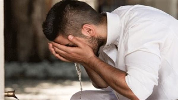 الإفتاء تحسم الأمر..حكم خروج الهواء من الفرج أثناء الصلاة أو الوضوء| شاهد 