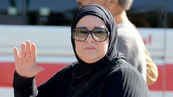 تشعر برحيله.. دلال عبدالعزيز تسأل عن سمير غانم