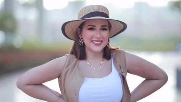 السر في صورتها الجريئة.. أسما شريف منير مصدومة بسبب معز مسعود| شاهد 