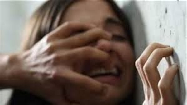 خلع ملابسه.. تفاصيل مثيرة في تحرش شاب بفتاة المعصرة