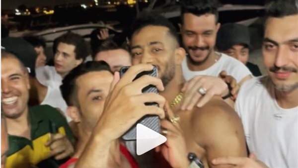 اللي يزعل جمهوري أزعله.. تعليق ناري من محمد رمضان بالساحل الشمالي | شاهد 