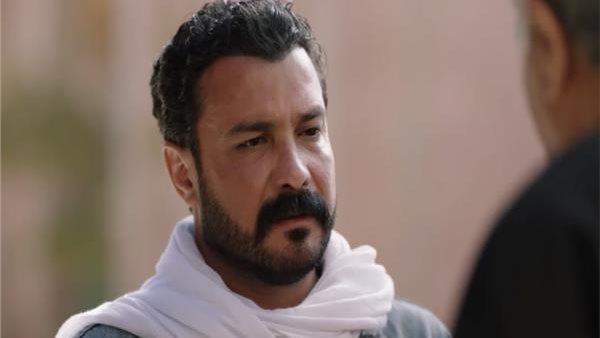 بقلوب سوداء.. الموت يفجع الفنان محمد رجب | شاهد 