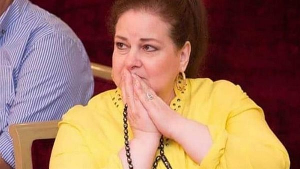 نقلت من مستشفي خاص لحكومي.. آخر تطورات الحالة الصحية للفنانة دلال عبد العزيز 