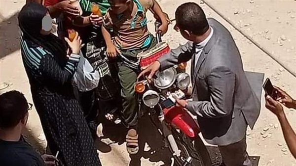 قلبها حجر..تفاصيل صادمة في تمثيل جريمة قتل أم لأبنائها بمشاركة عشيقها بقنا