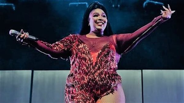 هذا هو ردها..تفاصيل مثيرة في اتهام مطربة سمينة بقتل معجب بعد قفزها عليه