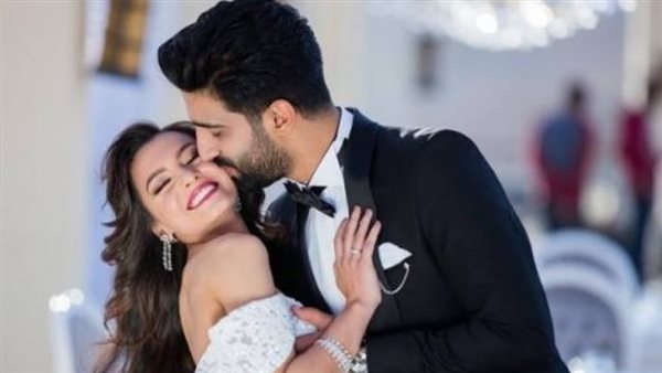 تاخدي رقمه.. حرف شافته غلط يشعل غيرة كارمن سليمان على زوجها من متابِعة |شاهد