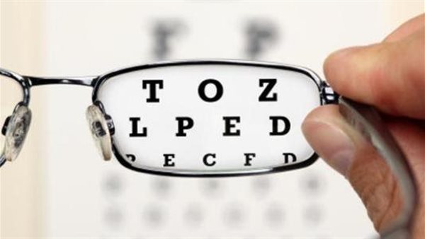 7 علاجات طبيعية لتحسين مستوى البصر.. وقل وداعا للنظارات الطبية