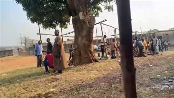 بالصور..الاتحاد العربي للتنمية الاجتماعية يوزع لحوم وسلع غذائية وهدايا للأطفال ويحفر أبار مياه ببعض الدول الافريقية والعربية