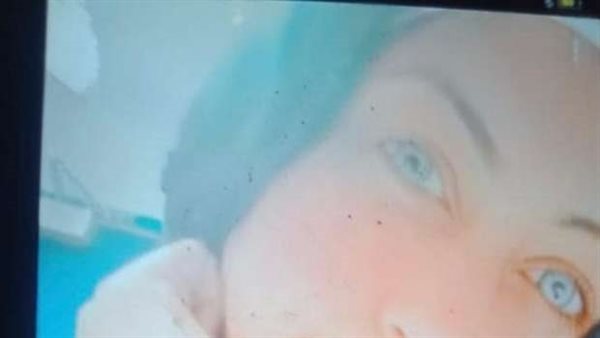 لن تصدق السبب..أم تقتل ابنتها بمساعدة شقيقها وتلقيها من الدور الخامس 