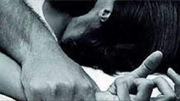 رماها على الأرض واتحرش بيها.. تفاصيل التحرش بسيدة في هضبة الأهرام ومواجهة بين الضحية والجاني