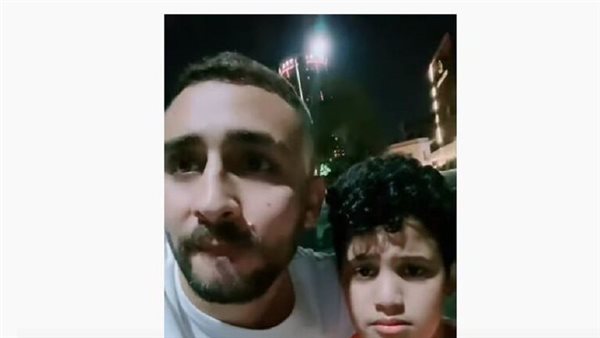 جدعنه المصريين.. شاب مصري ينقذ طفلا سعوديا ويعيده لأهله| شاهد 