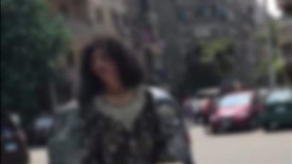 بتقلع هدومها من الصدمة.. «فاتن» اعتدوا عليها فسارت «حافية» في شوارع شبرا| شاهد 