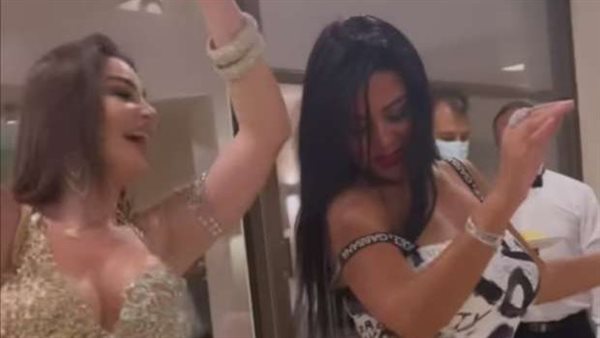 هوه دا كده عادي.. وصلة رقص مثيرة لـ رانيا يوسف بفستان جريء مع جوهرة | فيديو