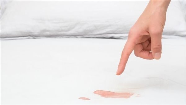 الإفتاء تحسم الجدل.. هل يجب تغيير الملابس أو الفرش بعد انتهاء فترة الحيض؟| شاهد 