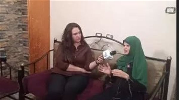 خطفني وقالي هتموت هنا.. ابن يعذب أمه ويطردها للاستيلاء على ممتلكاتها | فيديو