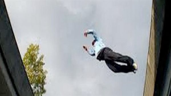 ألقى بنفسه من الطابق الرابع.. انتحار شاب قبل زفافه بأيام والسبب غريب 