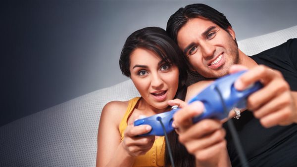  مكافأة للزوج بعد مساعدته في أعمال المنزل.. ألعاب الفيديو لتحفيز الرجال 