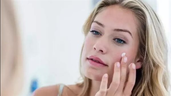 تعيد إليك النضارة والشباب.. 5 حيل بسيطة للعناية بالبشرة 