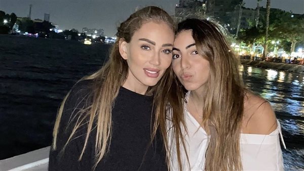 آسفة على كل لحظة ألم.. فوتوسيشن ودعم ودموع حكاية ريهام سعيد مع ابنتها «أمينة»| شاهد 