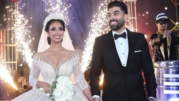 إلغاء متابعة وحذف صور.. رنا سماحة تثير الجدل حول علاقتها بزوجها.. و«سامر» يزيد الغموض| شاهد