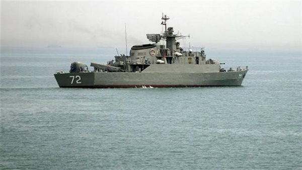 مشاهد خطيرة..لحظة انشطار فرقاطة أمريكية لنصفين في هجوم بصواريخ | فيديو