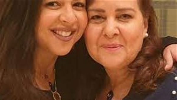 بتعذب من غيرك.. رسالة مبكية من إيمي سمير غانم لروح والدتها دلال عبدالعزيز