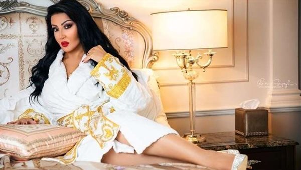 مصفية نيتي وبشرب عصير أخضر.. سمية الخشاب تكشف سر جمالها 