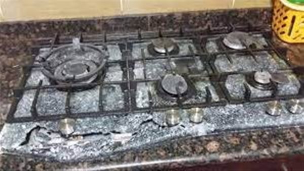 تجنبي حدوثها.. أخطاء قد تؤدي إلى انفجار زجاج فرن البوتجاز بشكل مفاجئ